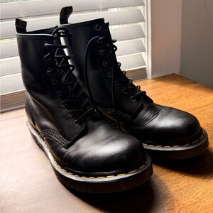 Dr. Martens 1460 Smooth Leather Lace-Up Combat Boots Black Women’s Size 11